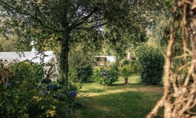 l-orangerie-de-lanniron-hebergements-emplacements-1 Sunelia©PHOTO911_09-2021-46.jpg