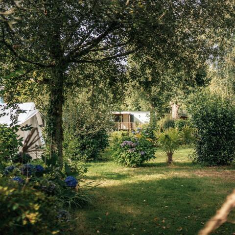 l-orangerie-de-lanniron-hebergements-emplacements-1 Sunelia©PHOTO911_09-2021-46.jpg